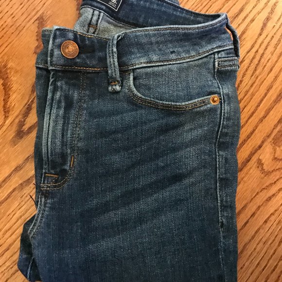Abercrombie & Fitch Low Rise Skinny Jeans - Picture 3 of 7